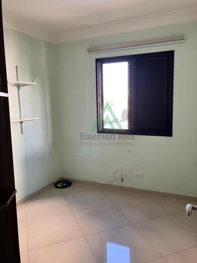 Apartamento à venda com 3 quartos, 70m² - Foto 2