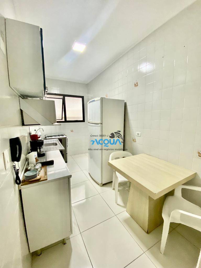 Apartamento à venda com 2 quartos, 70m² - Foto 2