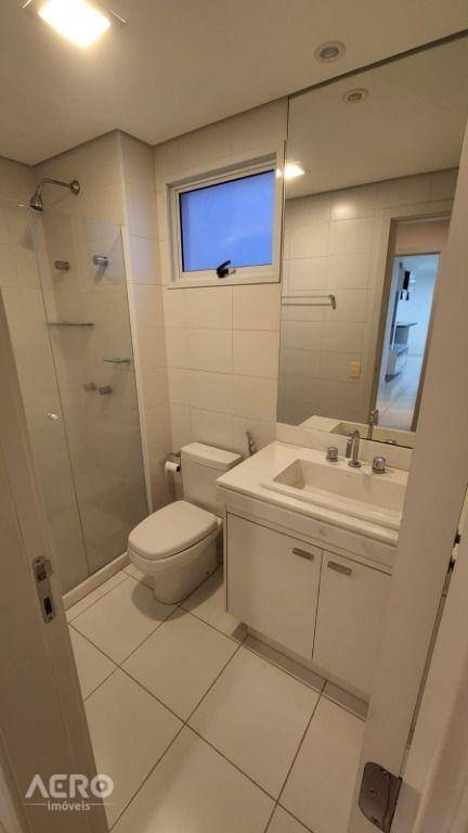 Apartamento para alugar com 3 quartos, 131m² - Foto 3