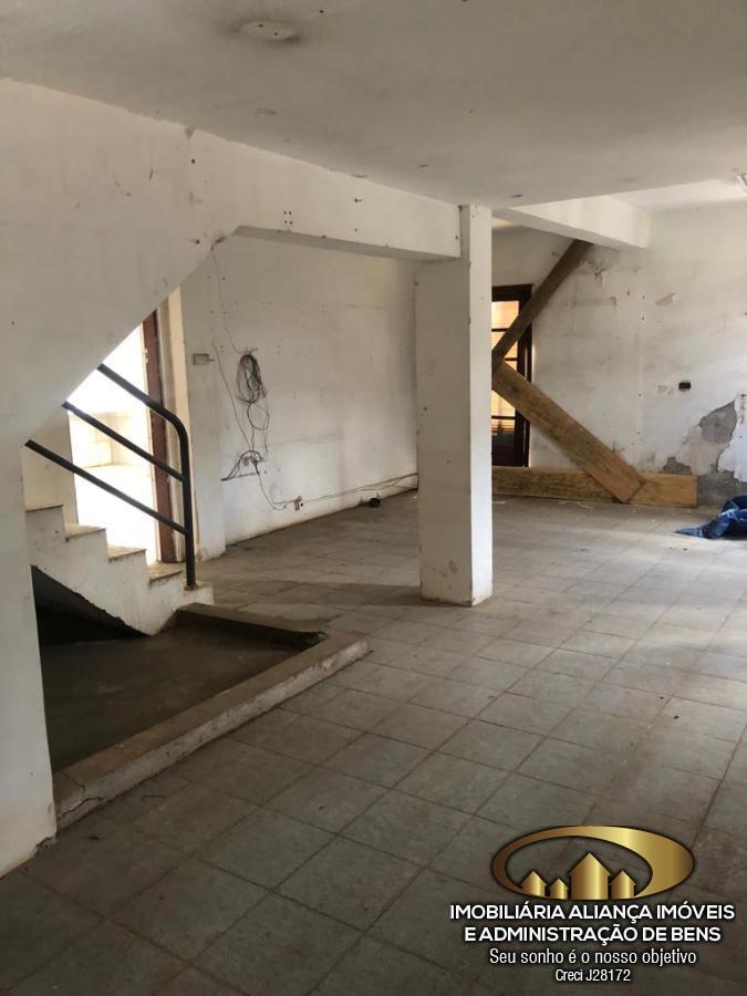 Casa à venda com 4 quartos, 320m² - Foto 11