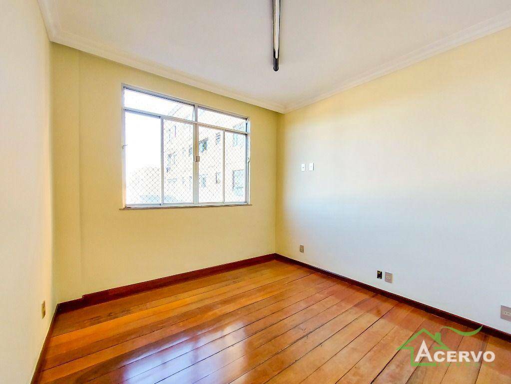 Apartamento à venda com 4 quartos, 203m² - Foto 9