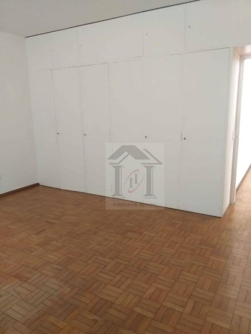 Casa à venda com 3 quartos, 279m² - Foto 8