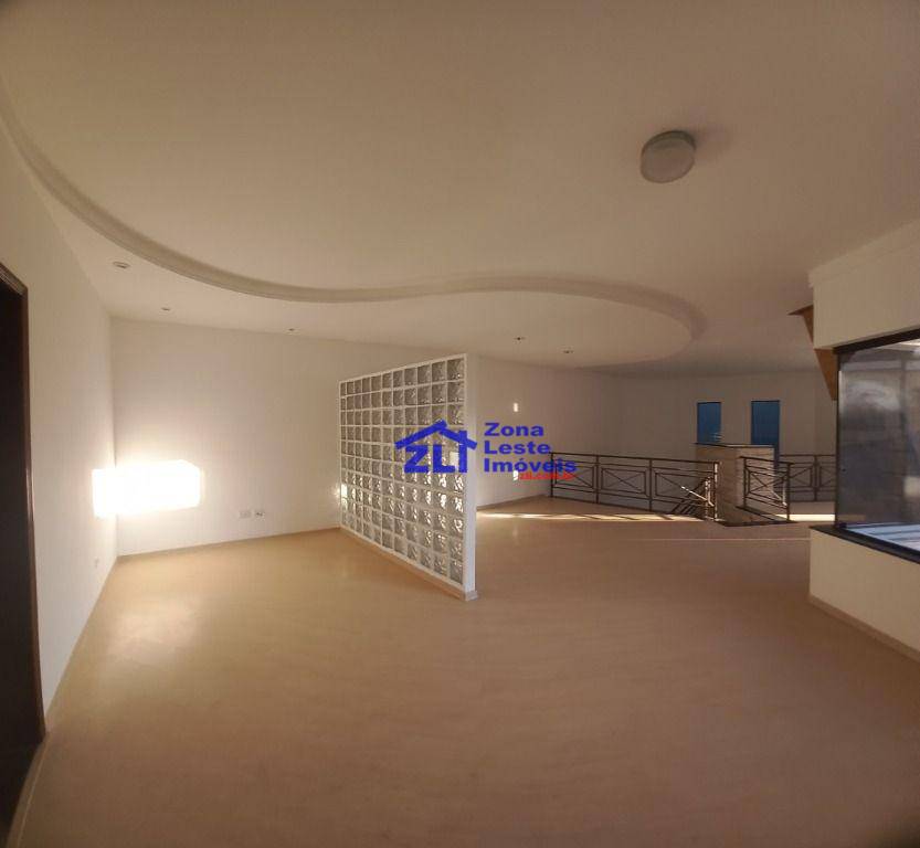 Sobrado à venda com 3 quartos, 354m² - Foto 1