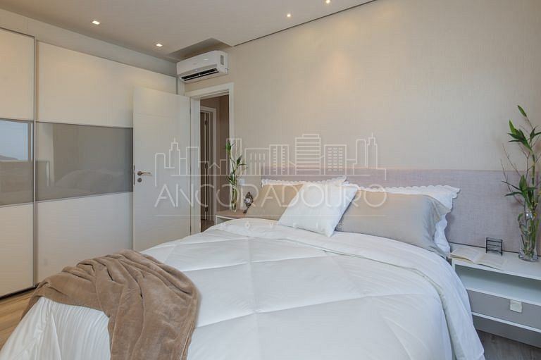 Apartamento à venda com 4 quartos, 203m² - Foto 18