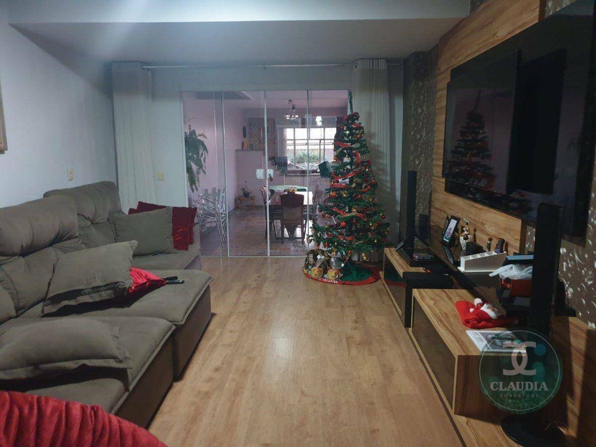 Sobrado à venda com 6 quartos, 374m² - Foto 2