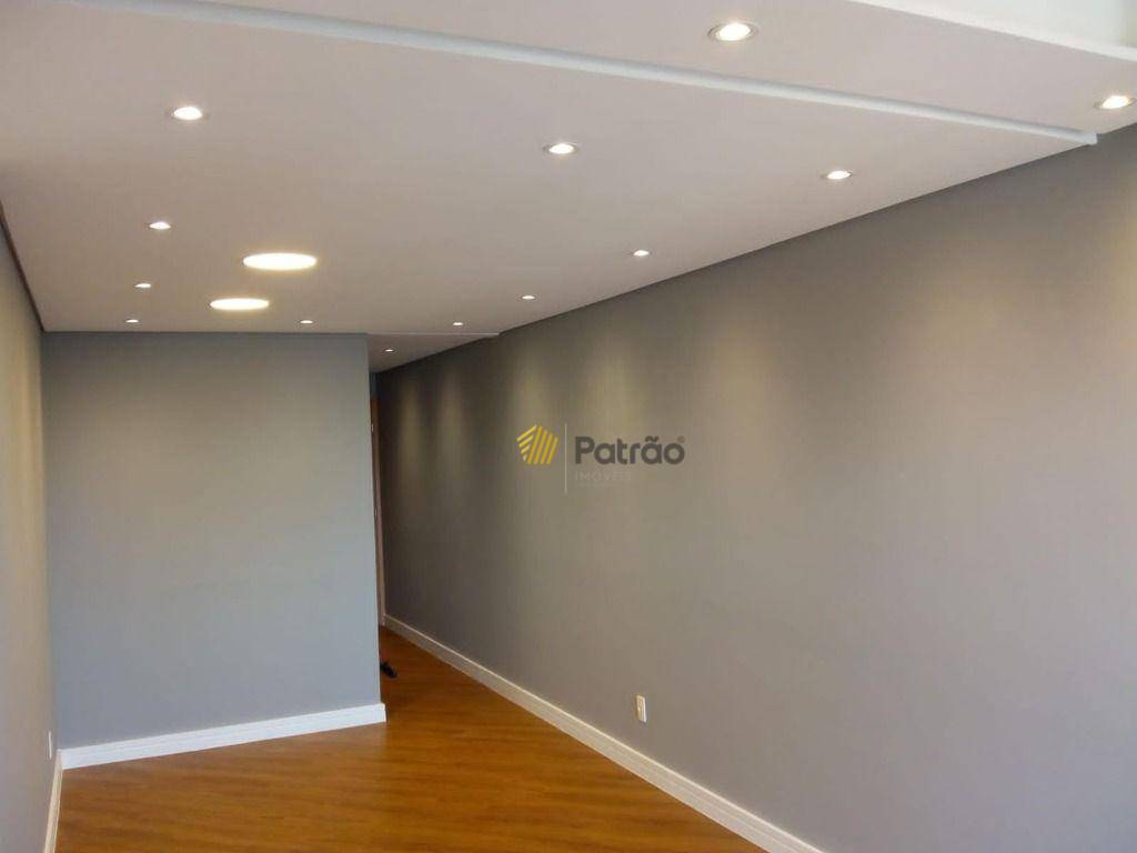 Apartamento à venda com 2 quartos, 64m² - Foto 3