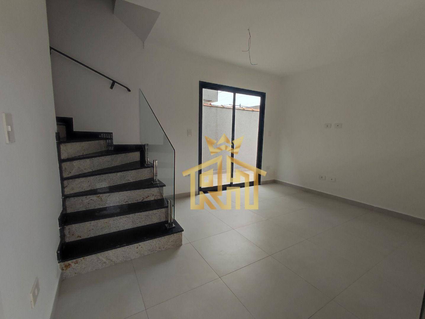 Sobrado à venda com 2 quartos, 86m² - Foto 1