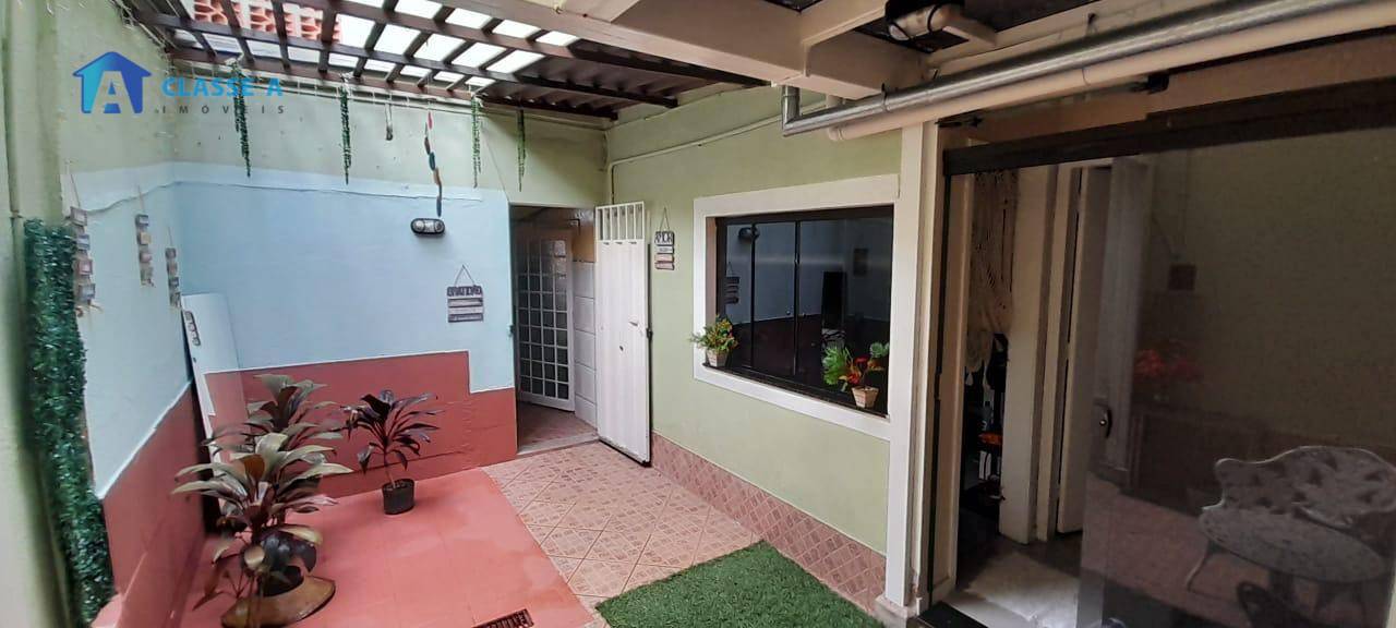 Casa à venda com 4 quartos, 338m² - Foto 27