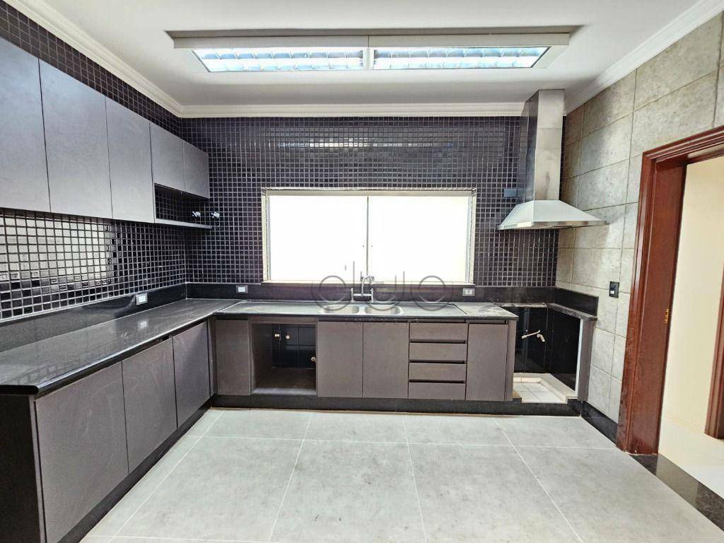 Casa de Condomínio para alugar com 3 quartos, 390m² - Foto 18