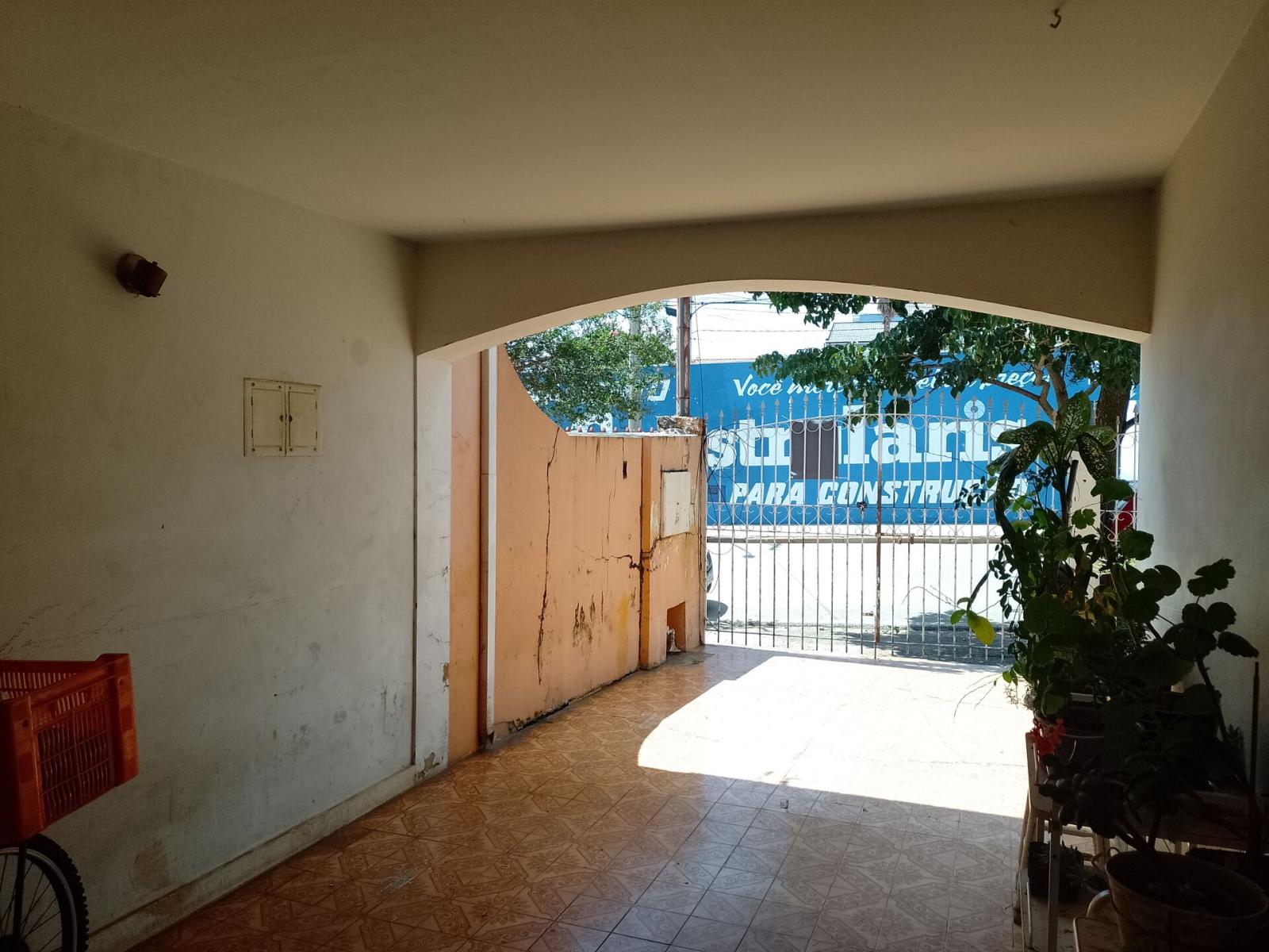 Casa à venda com 3 quartos, 137m² - Foto 1