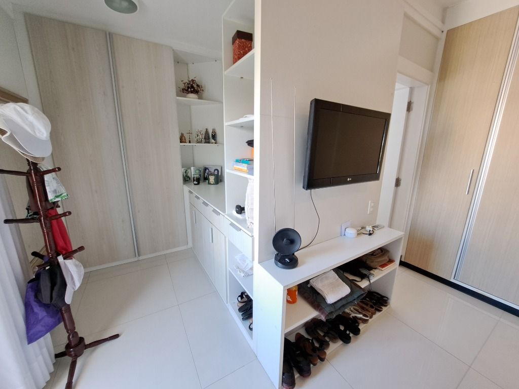 Apartamento à venda com 3 quartos, 180m² - Foto 11