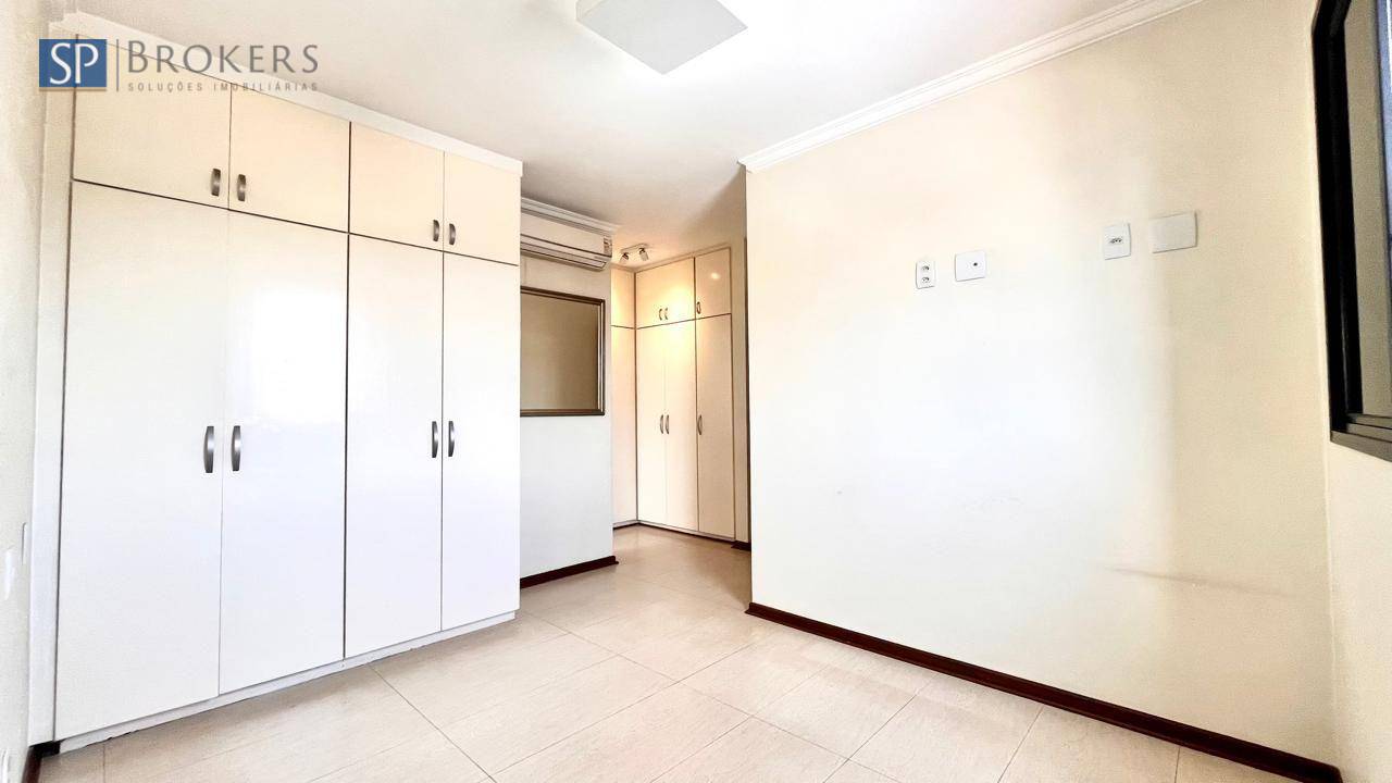 Apartamento à venda com 3 quartos, 110m² - Foto 7