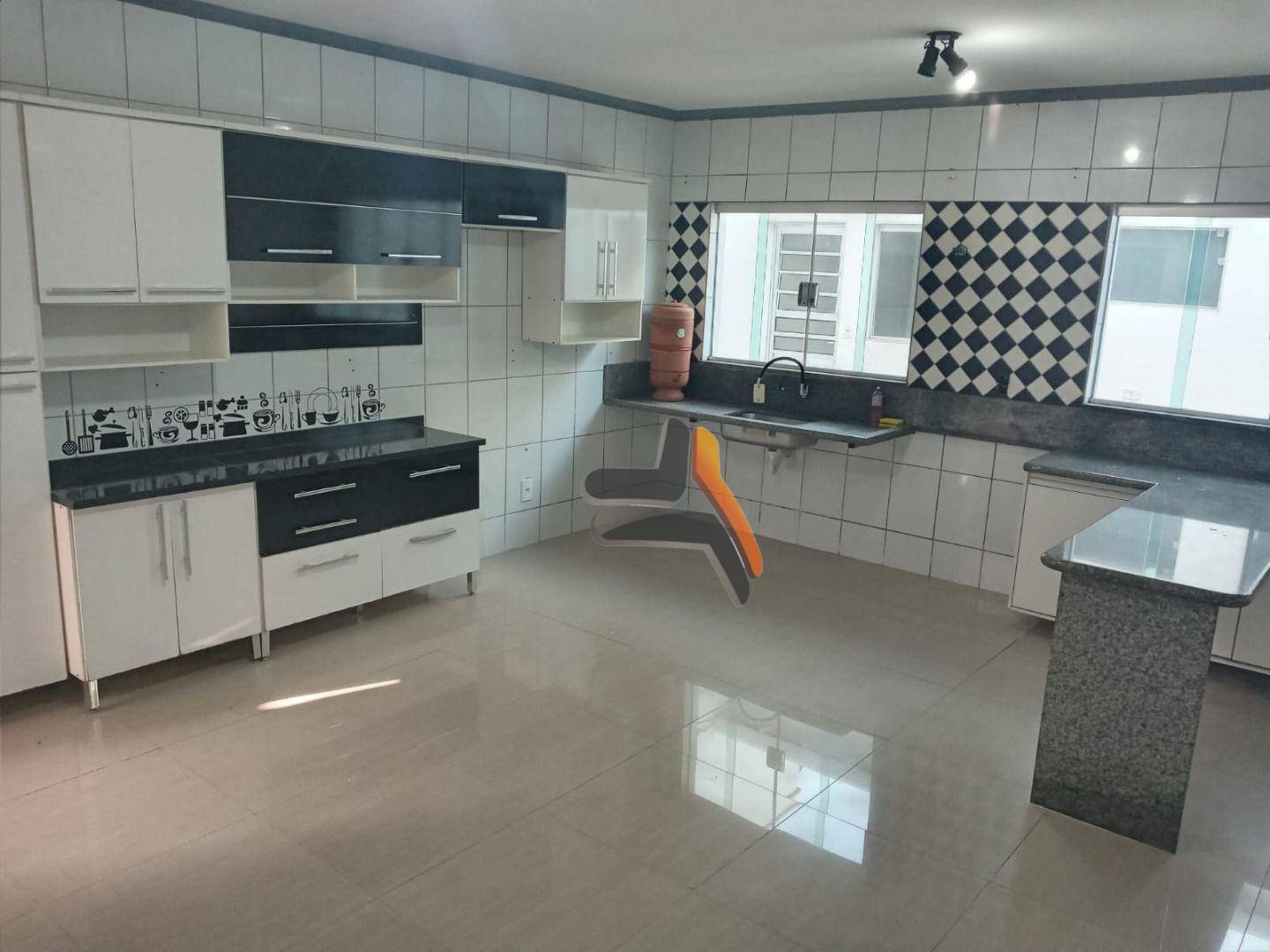 Sobrado à venda com 4 quartos, 240m² - Foto 3