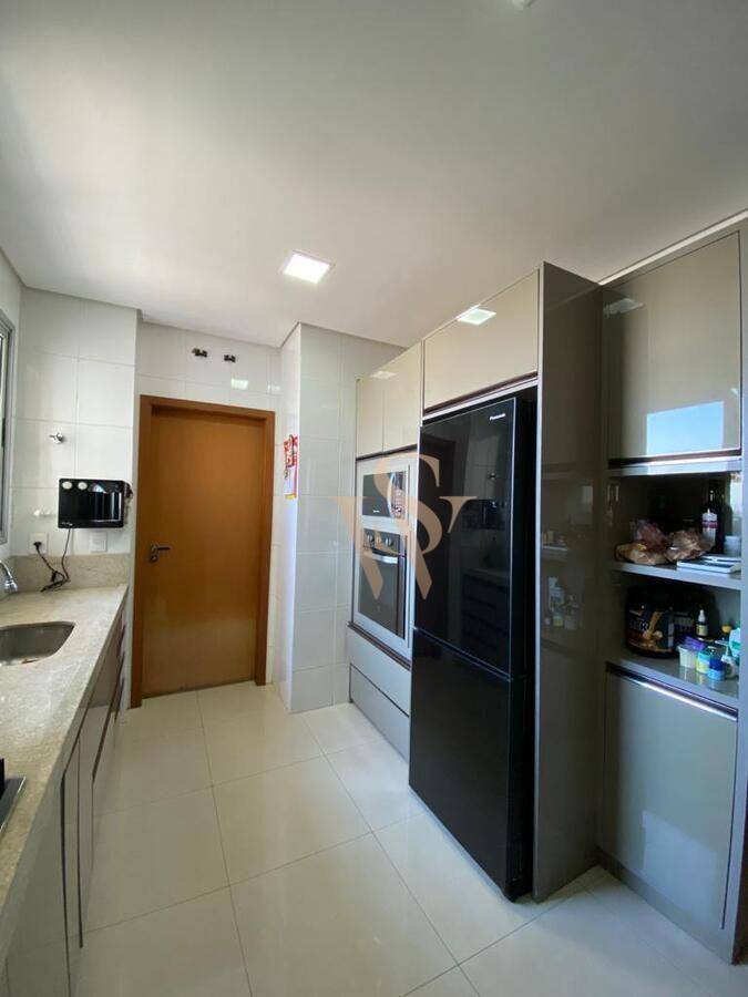 Apartamento à venda com 3 quartos, 134m² - Foto 6