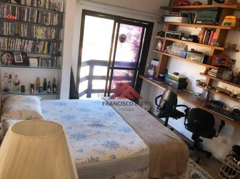 Casa à venda com 4 quartos, 380m² - Foto 13