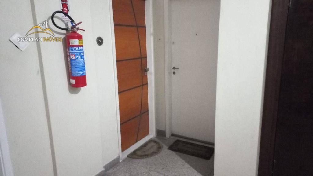 Apartamento para alugar com 1 quarto, 40m² - Foto 2