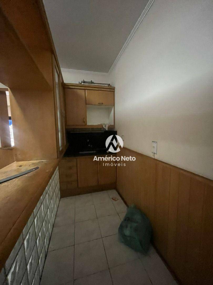 Sobrado para alugar com 4 quartos, 300m² - Foto 2