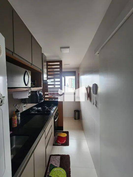 Apartamento à venda com 2 quartos, 70m² - Foto 11