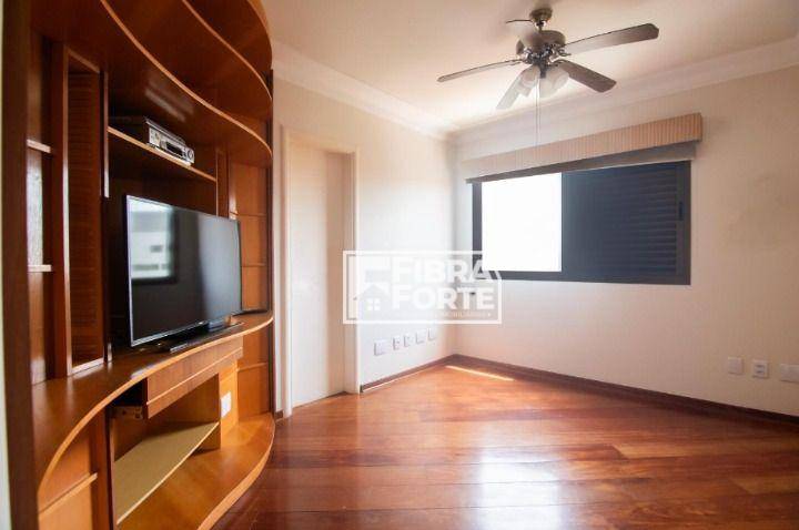 Apartamento à venda com 4 quartos, 260m² - Foto 17