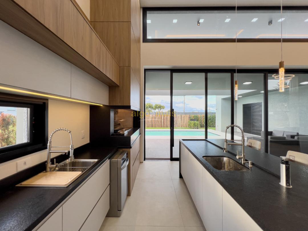 Casa de Condomínio à venda com 4 quartos, 268m² - Foto 31