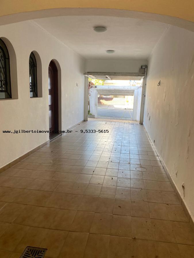 Casa à venda com 6 quartos, 300m² - Foto 12