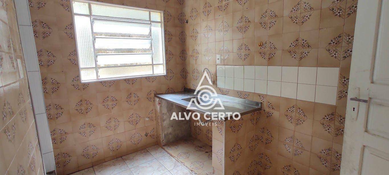 Casa para alugar com 2 quartos, 100m² - Foto 15