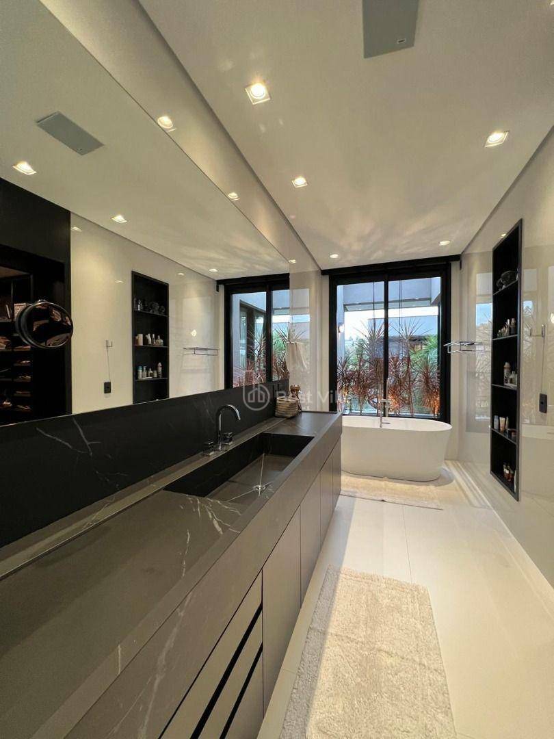 Casa de Condomínio à venda com 5 quartos, 1070m² - Foto 32