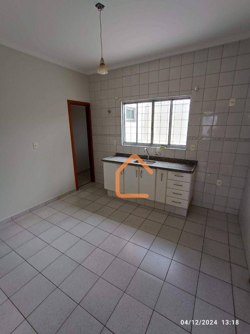 Apartamento à venda com 3 quartos, 150m² - Foto 8