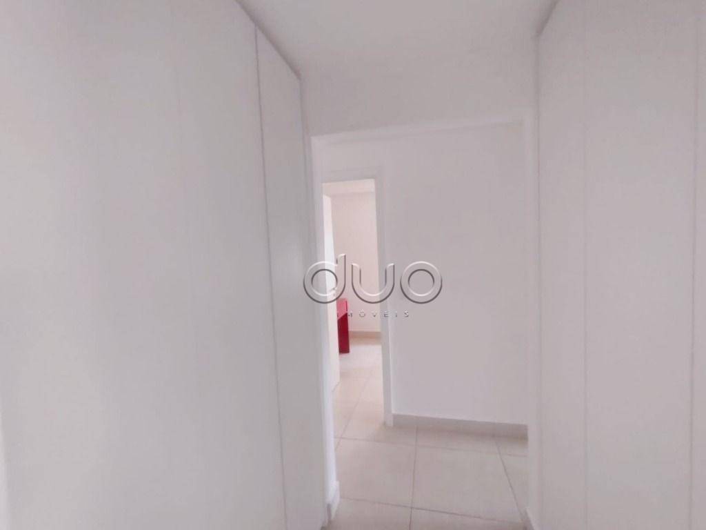 Apartamento para alugar com 3 quartos, 140m² - Foto 12