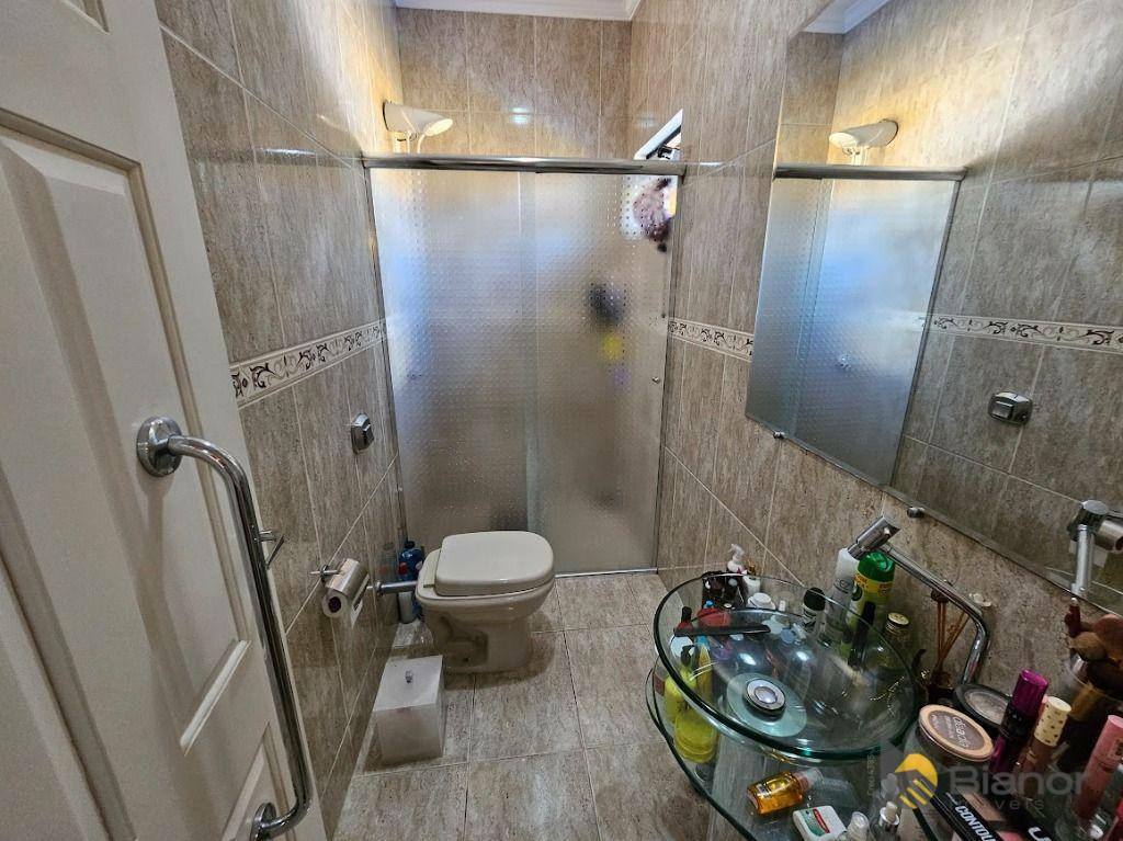 Casa à venda com 3 quartos, 240m² - Foto 10
