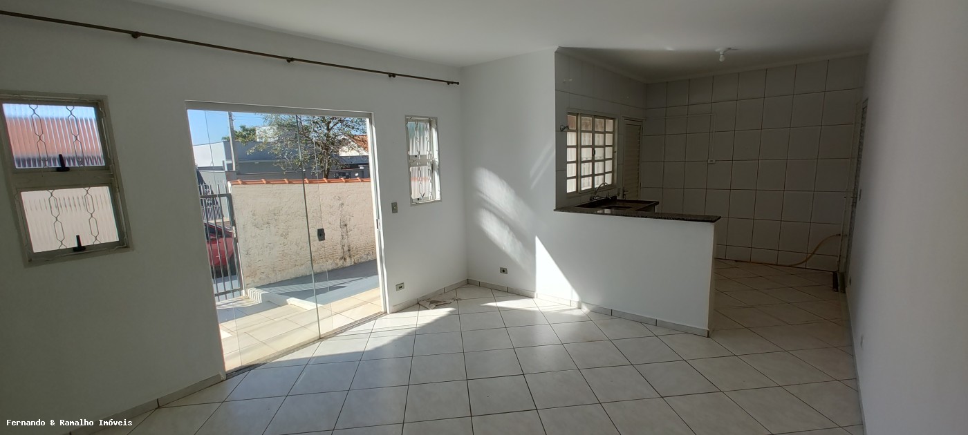 Casa para alugar com 2 quartos, 151m² - Foto 5