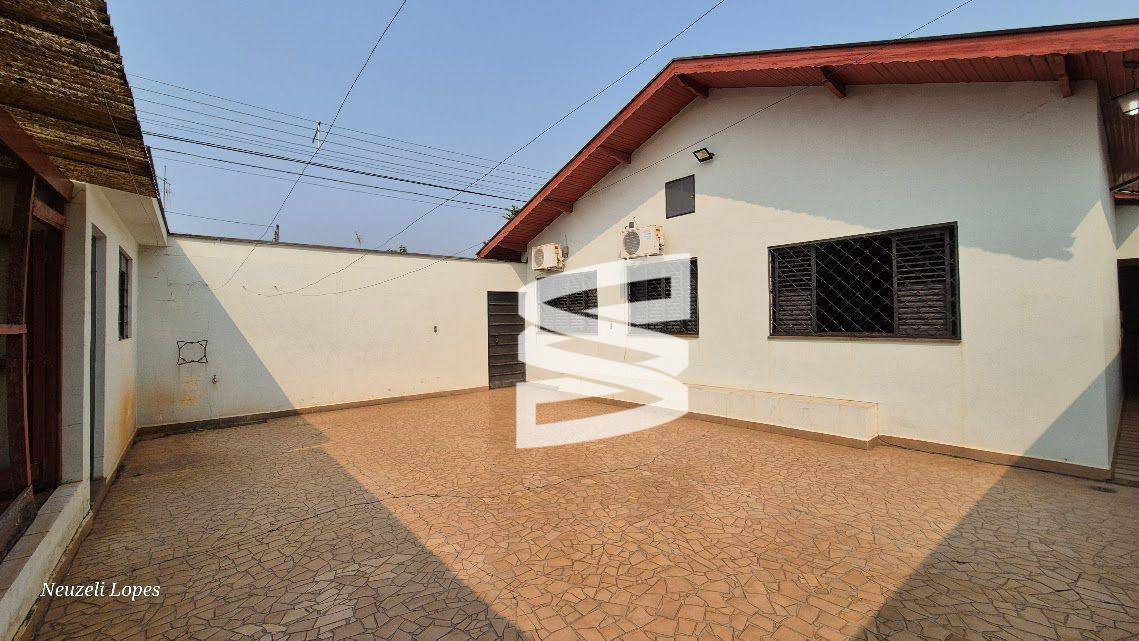 Casa à venda com 3 quartos, 134m² - Foto 2