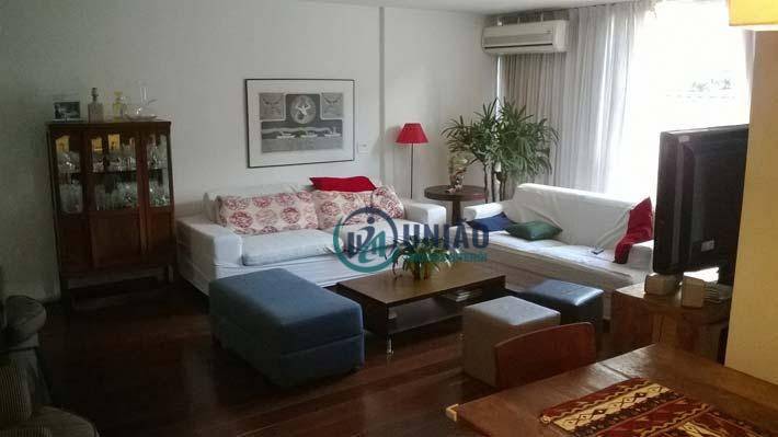 Apartamento à venda com 4 quartos, 158m² - Foto 2