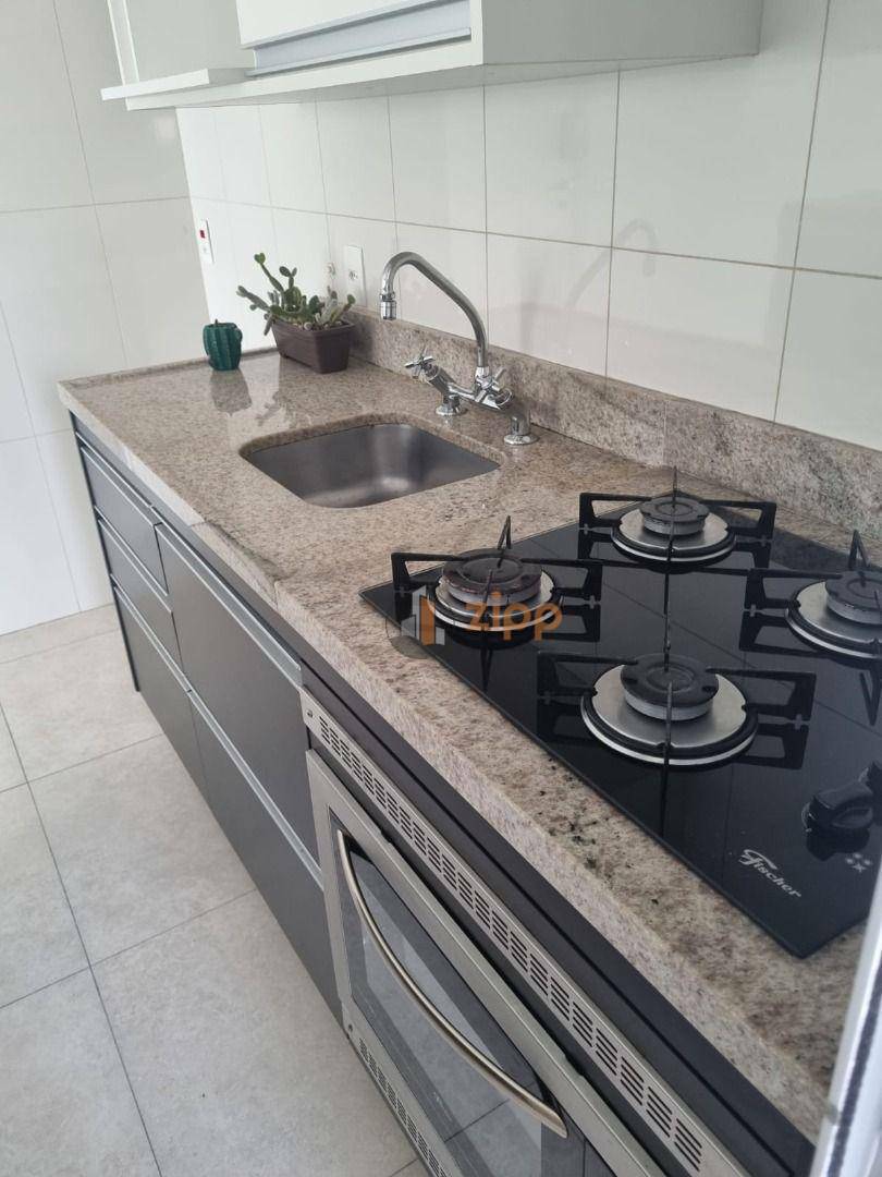 Apartamento para alugar com 2 quartos, 64m² - Foto 32