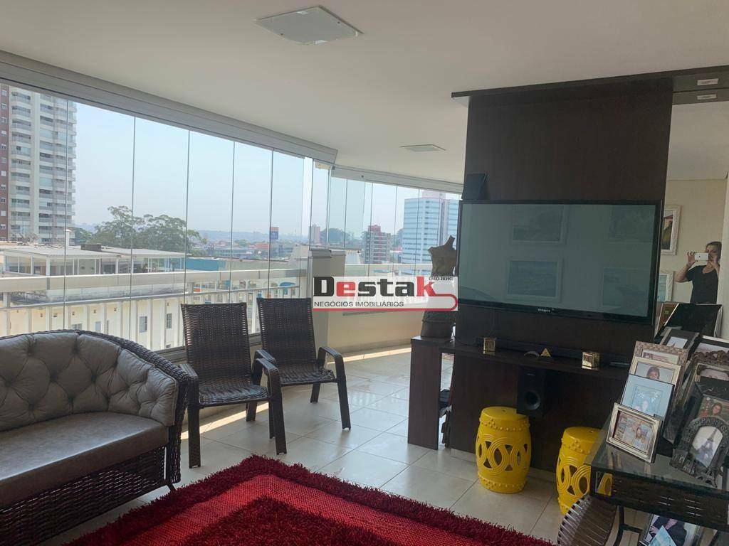 Apartamento à venda com 3 quartos, 204m² - Foto 1