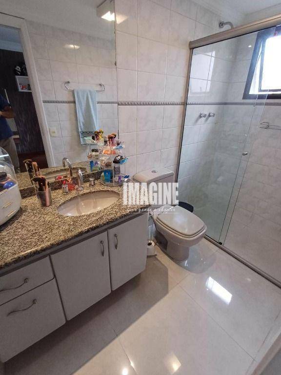 Apartamento à venda com 3 quartos, 151m² - Foto 11