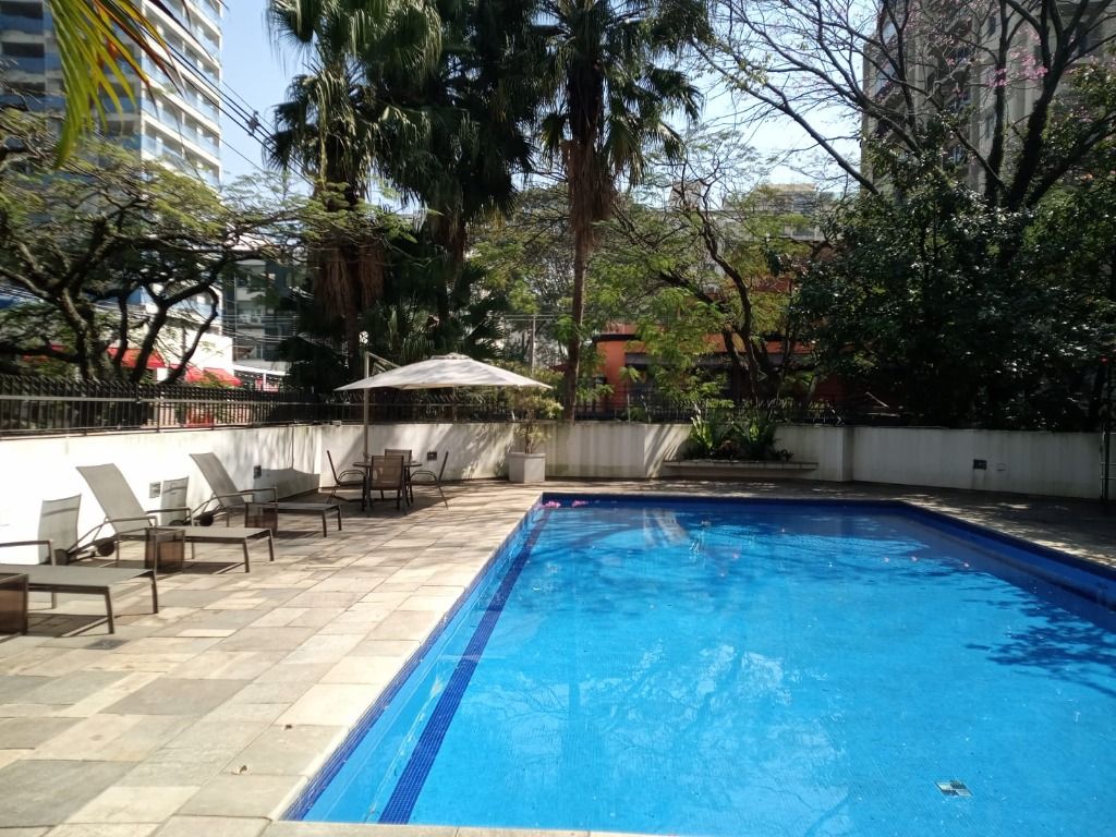 Apartamento para alugar com 4 quartos, 220m² - Foto 35