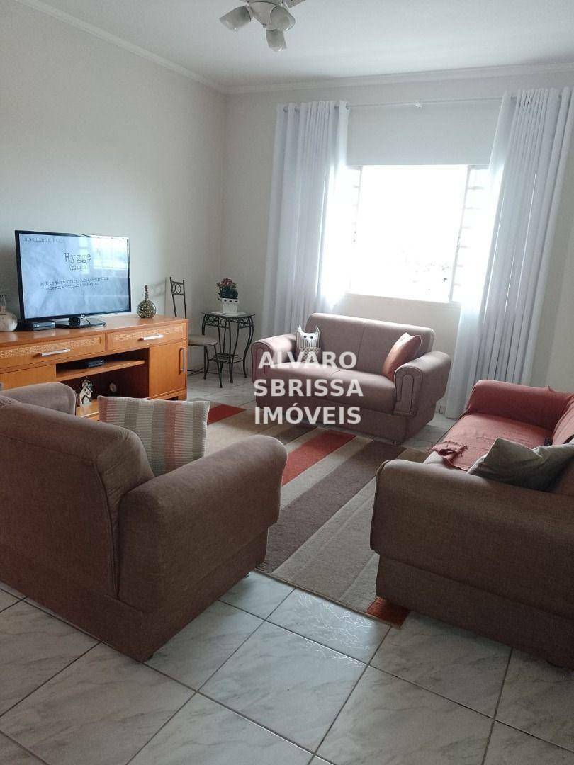 Casa à venda com 3 quartos, 160m² - Foto 1