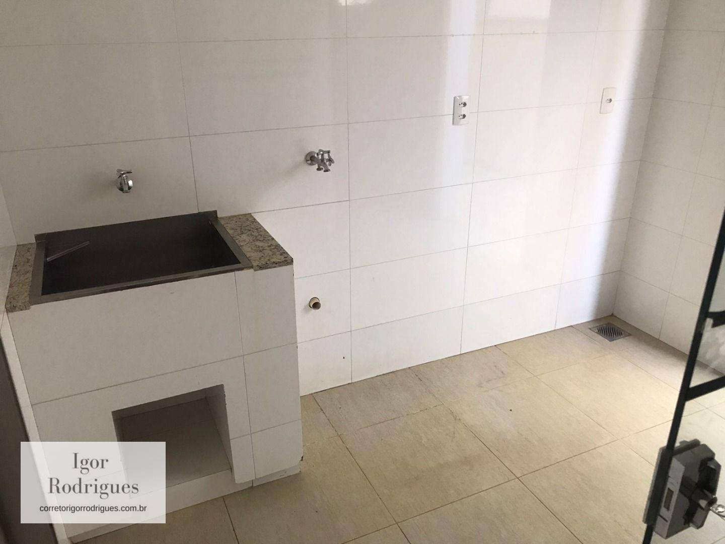 Casa à venda com 3 quartos, 254m² - Foto 14