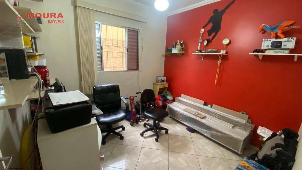 Sobrado à venda com 4 quartos, 180m² - Foto 4