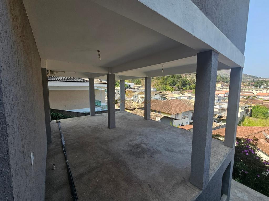 Casa à venda com 3 quartos, 380m² - Foto 25