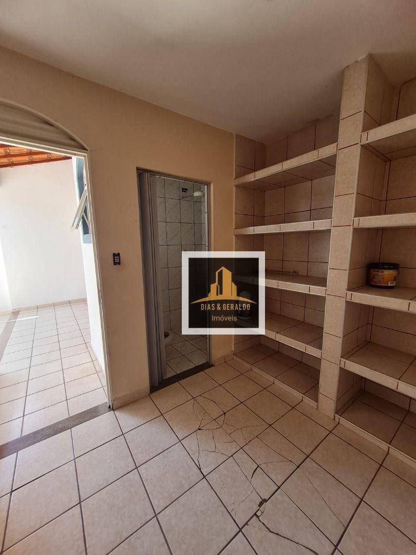 Casa à venda com 3 quartos, 101m² - Foto 15