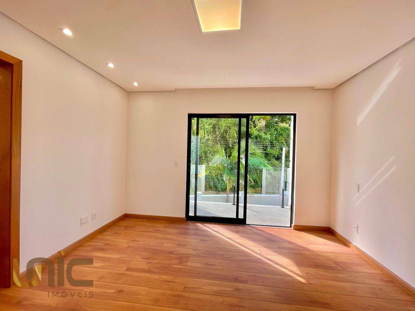 Casa à venda com 3 quartos, 170m² - Foto 9