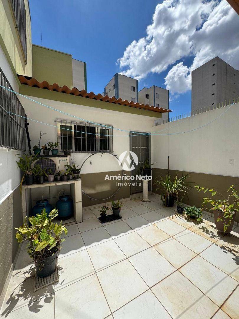 Sobrado à venda com 3 quartos, 220m² - Foto 17