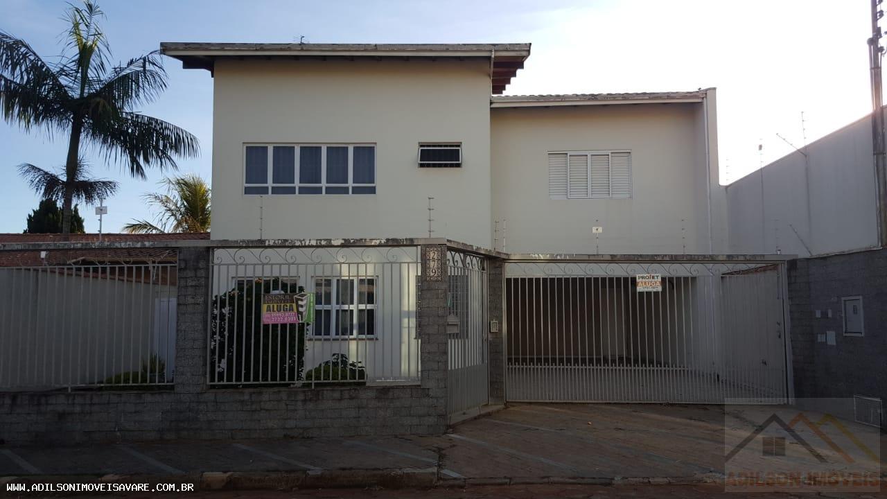 Casa à venda com 3 quartos, 382m² - Foto 1