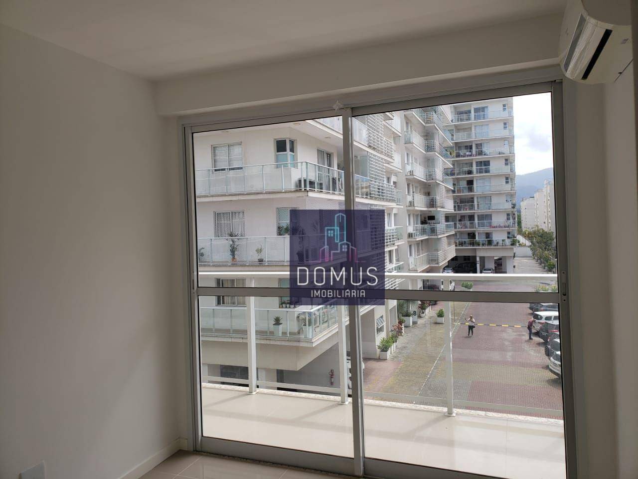 Apartamento à venda com 3 quartos, 91m² - Foto 2