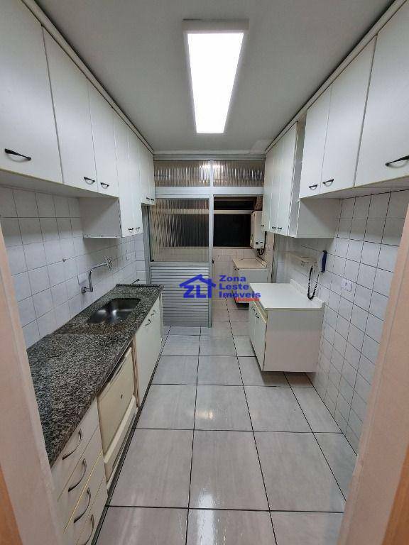 Apartamento à venda com 3 quartos, 70m² - Foto 2