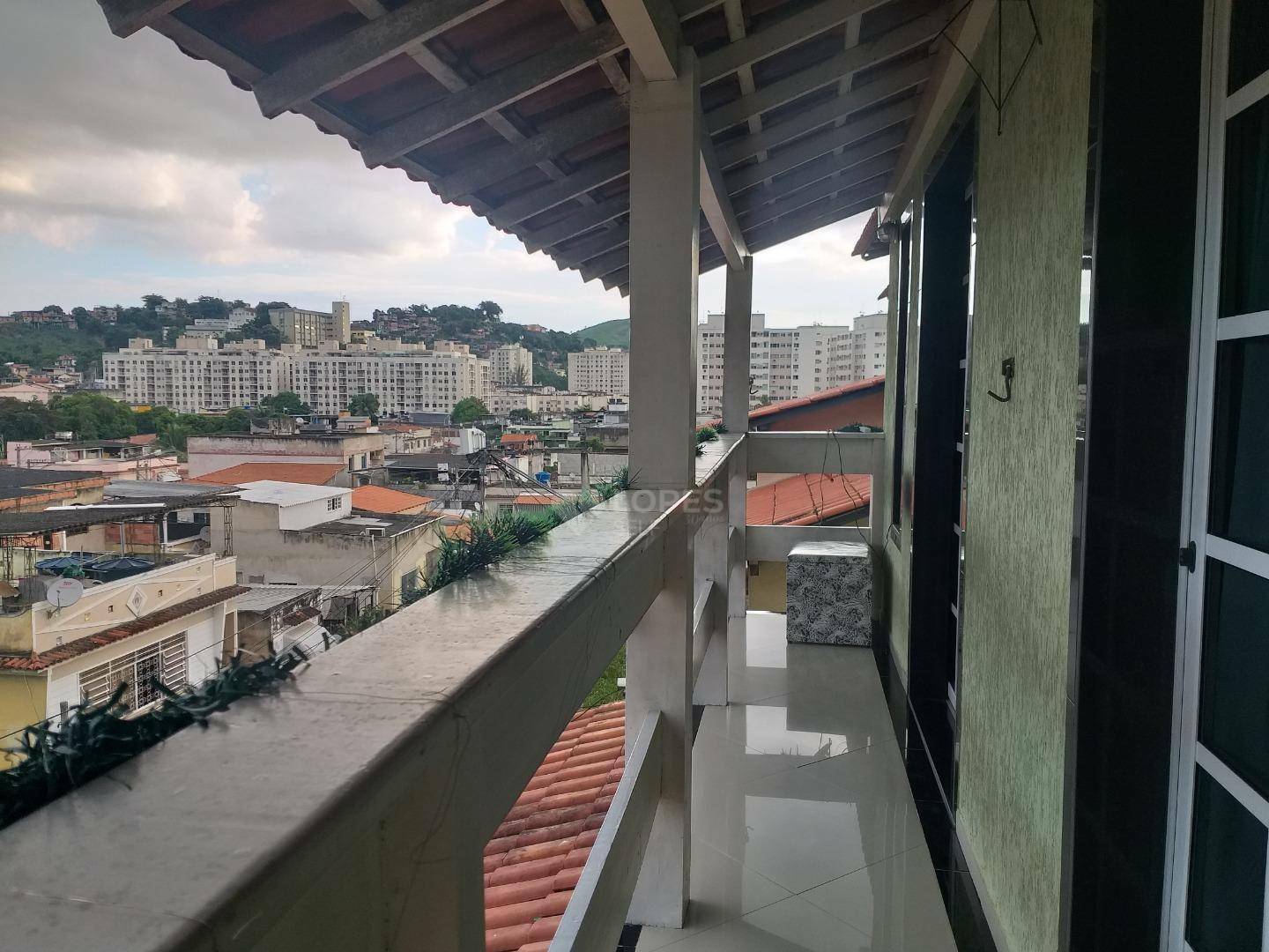 Casa à venda com 2 quartos, 200m² - Foto 9