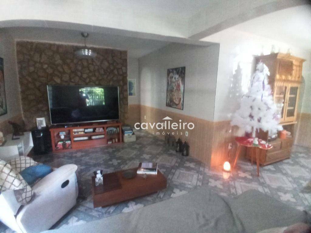 Casa à venda com 5 quartos, 226m² - Foto 7