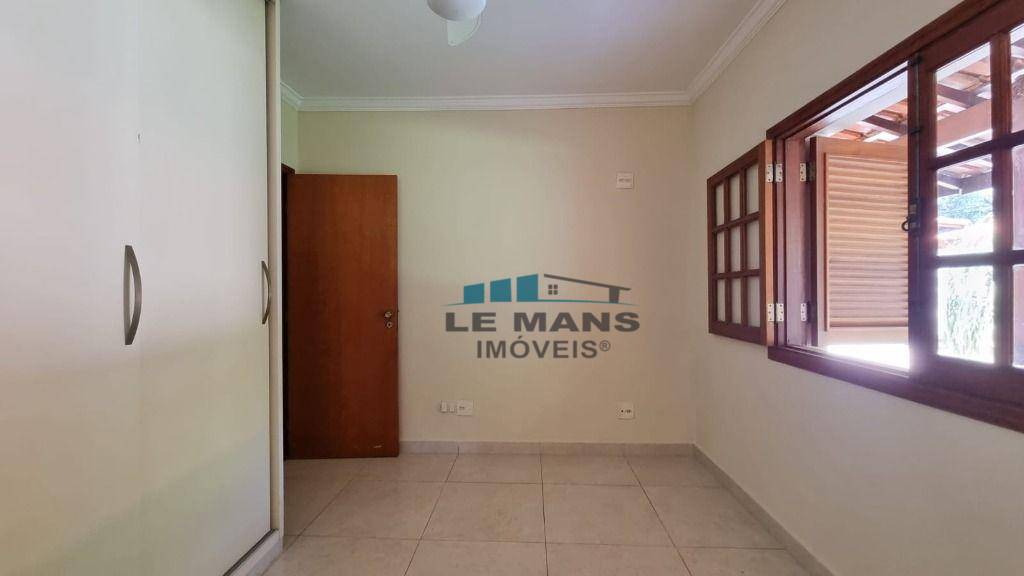 Casa à venda com 3 quartos, 220m² - Foto 32